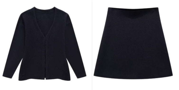 Verleihen Sie Ihrem Look mit unserem Damen-Strickmantel mit V-Ausschnitt eine zeitlose Eleganz